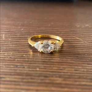 👗👗👗Zirconium ring /  gold plated 👗👗👗
